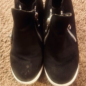 Girl's Black Wedges by SODA